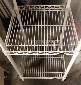 lot 260 image: Intermetro White Metal Shelf