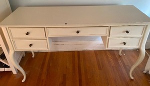 lot 54 image: Vintage White Desk