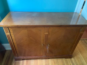 lot 3 image: Buffet Server Console with Inlaid Design