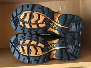 lot 293 image: Keen Womens Boots