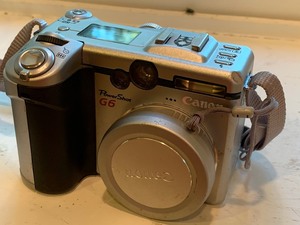 lot 64 image: Canon Powershot Camera