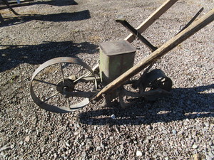 Planter Jr No. 4 Hand Planter