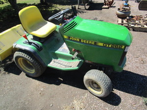 John Deer GT262 MowerTiller