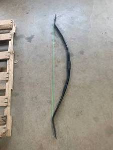 lot 4 image: Bow with Nylon Rope