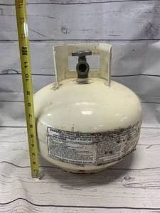 lot 20 image: Small LP Propane Tank