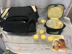 lot 33 image: Medela Breast Pump with Accessories