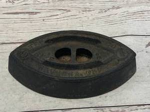 lot 53 image: Antique AC Williams Ravenna Flat Iron