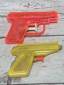 lot 58 image: Lot of 2 (1950s or 60s) Water Pistols