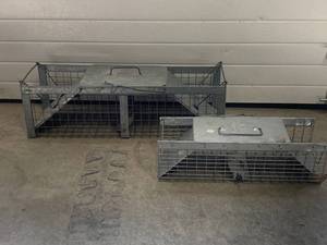 lot 71 image: Lot of 2 Animal Live Traps