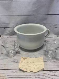 lot 78 image: Antique Stone Warranted Pottery Chamber Pot & Fenton Glass