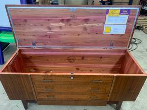 lot 79 image: Vintage Princess Cedar Chest