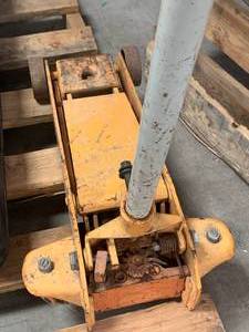 lot 80 image: Rolling Floor Jack