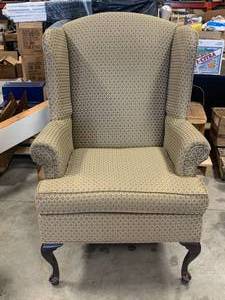 lot 90 image: Antique Living Room Chair