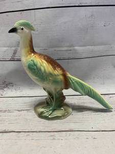 lot 114 image: Vintage Pottery (Rosemeade ) 7 Tall