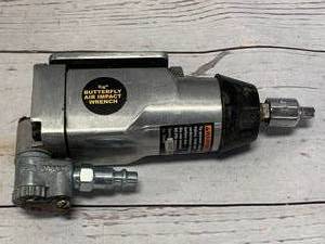 lot 121 image: Pneumatic 38 Butterfly Air Ratchet Wrench