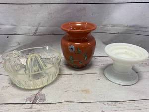lot 124 image: Reamer, Royal Haeger & Milk Glass