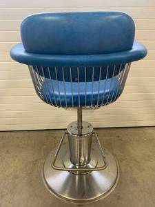 lot 130 image: 1960s Barber Chair Belmont Takara Warren Planter Style Original from Josephs School of Hair