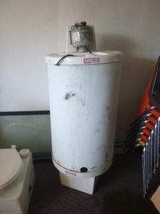 lot 7 image: Slip-O-Matic Mixing Tank