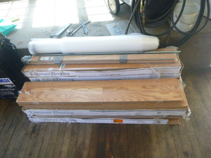 lot 12 image: Oak Laminate Flooring
