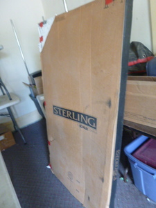 lot 29 image: Sterling Two Panel Tub Door