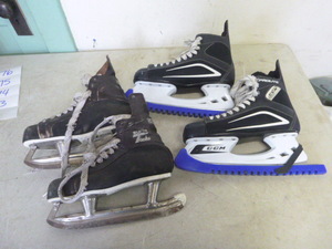 lot 73 image: 2 Pair of Hockey Skates