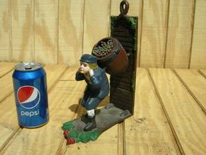 lot 16 image: Cast Iron Match Holder