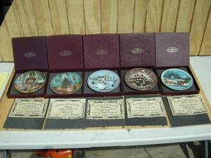 lot 44 image: 5 Anna Perenna Collector Plates