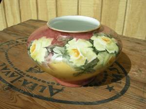 lot 49 image: Antique GDA France Porcelain Vase