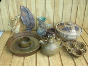 lot 56 image: Vintage Look Stoneware - Studio Pottery