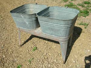 lot 62 image: Antique Reeves Washstand