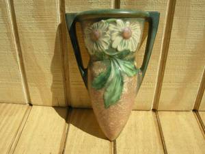 lot 59 image: Vintage Roseville Pottery Wall Pocket