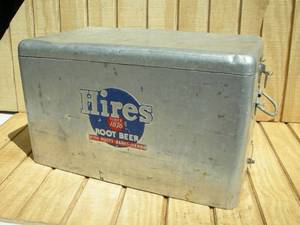 lot 71 image: Vintage Hires Root Beer Cooler
