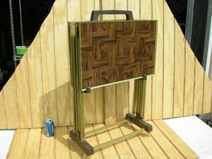 lot 103 image: Vintage TV Tray Set