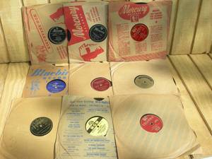 lot 142 image: Vintage Group 78rpm Records