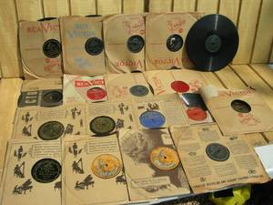 lot 143 image: Vintage Group 78rpm Records