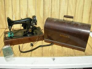 lot 145 image: Antique Singer Portable Sewing Machine