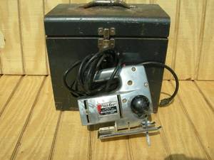 lot 146 image: Vintage PowerKraft Jig Saw