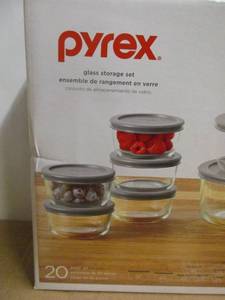 Pyrex Dish Set