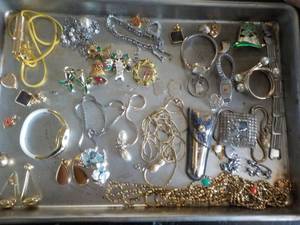 Tray of Jewelry...