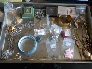 Tray of Jewelry...