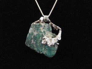 .925 Sterling Silver Raw Virginite Pendant Necklace