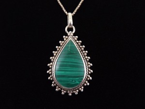 .925 Sterling Silver&nbspNavajo&nbspLarge Malachite Cabochon Pendant Necklace