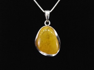.925 Sterling Silver Baltic Amber Pendant Necklace