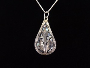 .925 Sterling Silver Inlayed Abalone Etched Signed Pendant Necklace