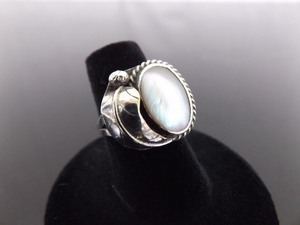 .925 Sterling Silver Navajo Inlayed Mother of Pearl Ring Size 6
