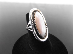 .925 Sterling Silver&nbspNavajo Pink Mother of Pearl Cabochon Ring Size 5.75