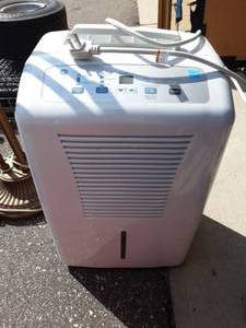 lot 72 image: GE Humidifier