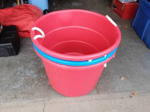 lot 83 image: 3-Round Tubs With Handles