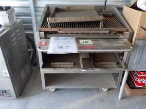 lot 4 image: Pitco Magikitchn grill...