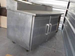 lot 8 image: Star Metal refrigerator 68X33X44...